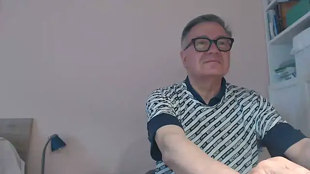Snapshot of YOU6me chatting on 14, 6, 2026 YOU6me online show from 14, 6, 2026