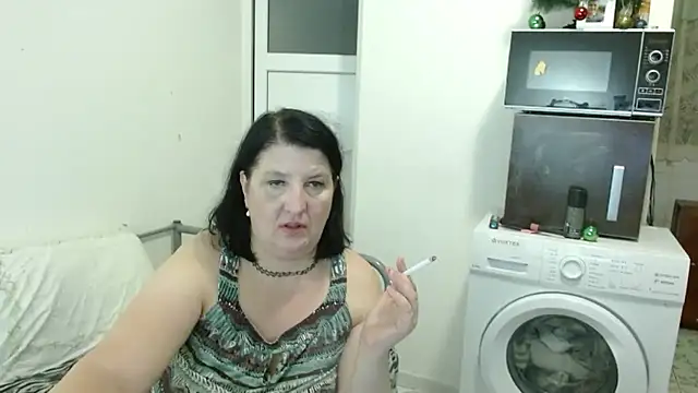 RidemerafSuzana online show from 25, 2, 2025