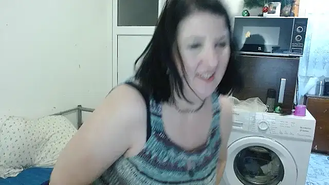 RidemerafSuzana online show from 19, 2, 2025