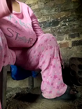 Snapshot of winterqueenx chatting on 15, 3, 2026 winterqueenx online show from 15, 3, 2026