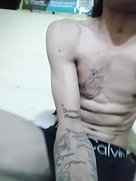 Snapshot of 001HENRYAlejandro chatting on 31, 10, 2025 001HENRYAlejandro online show from 31, 10, 2025