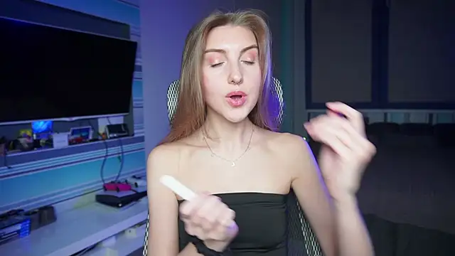 CassiaBlade1 online show from 6, 10, 2025