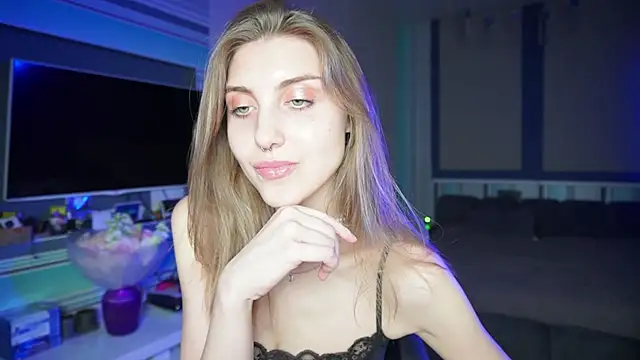 CassiaBlade1 online show from 10, 9, 2025