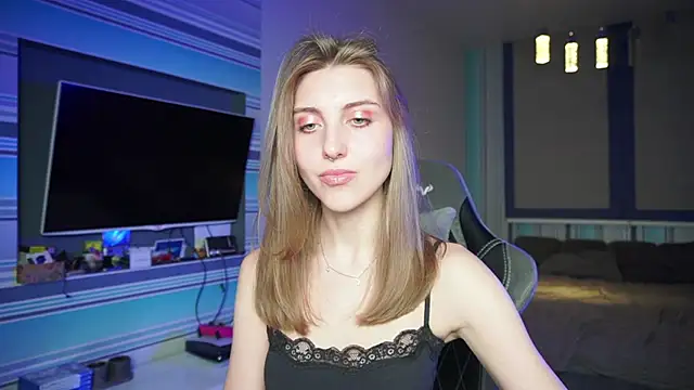 CassiaBlade1 online show from 18, 9, 2025