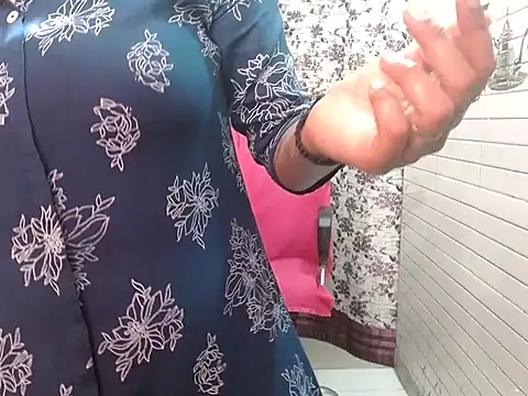 LovingPihu online show from 2, 11, 2025