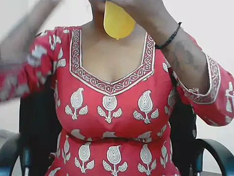Snapshot of LovingPihu chatting on 14, 7, 2026 LovingPihu online show from 14, 7, 2026
