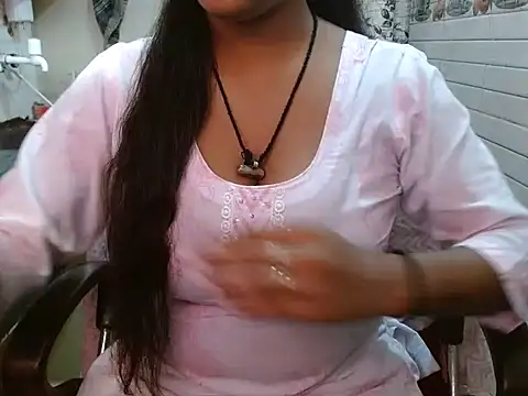 LovingPihu online show from 9, 11, 2025