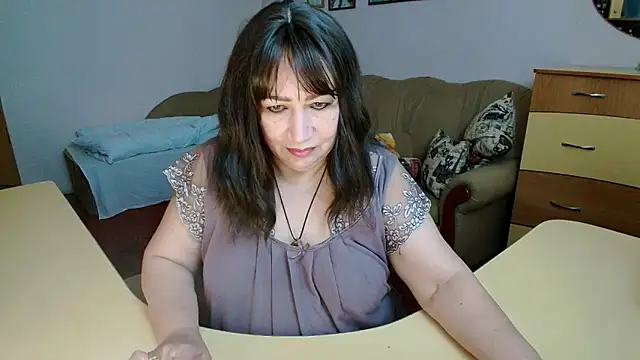 Lucretia Goldi  online show from 28, 10, 2025