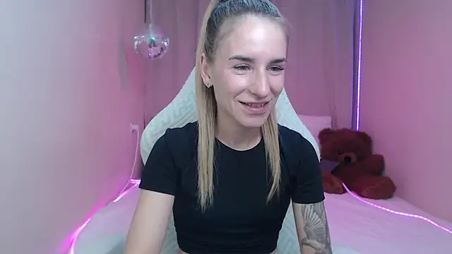 Snapshot of DeboraHorny chatting on 17, 5, 2026 DeboraHorny online show from 17, 5, 2026