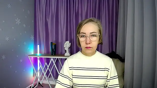 queen a n i online show from 13, 10, 2025