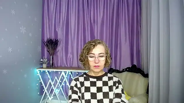 queen a n i online show from 1, 6, 2026