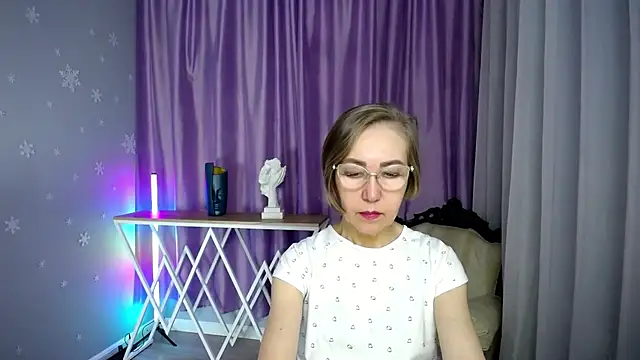 queen a n i online show from 13, 11, 2025