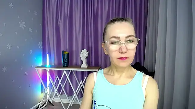 queen a n i online show from 15, 9, 2025