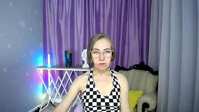 queen a n i online show from 26, 11, 2025