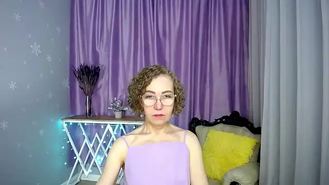 queen a n i online show from 17, 5, 2026