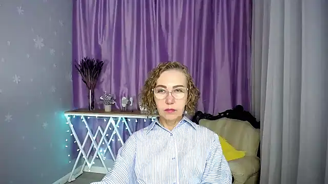 Snapshot of queen_a_n_i chatting on 9, 7, 2026 queen a n i online show from 9, 7, 2026