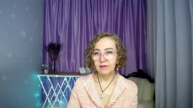 Snapshot of queen_a_n_i chatting on 19, 6, 2026 queen a n i online show from 19, 6, 2026