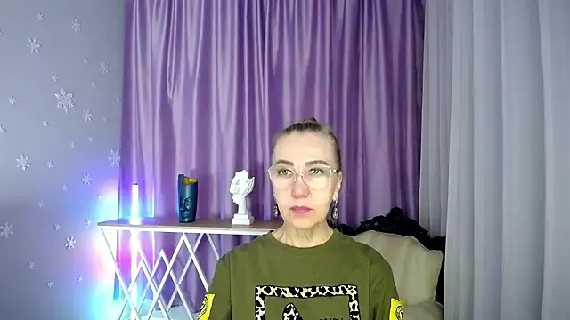 queen a n i online show from 9, 9, 2025