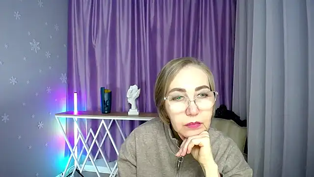 queen a n i online show from 7, 11, 2025