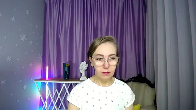 queen a n i online show from 14, 11, 2025