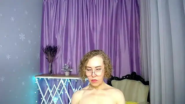 queen a n i online show from 11, 5, 2026