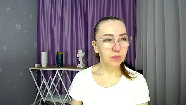 queen a n i online show from 23, 3, 2025