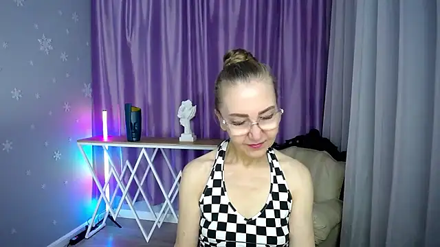 queen a n i online show from 24, 9, 2025