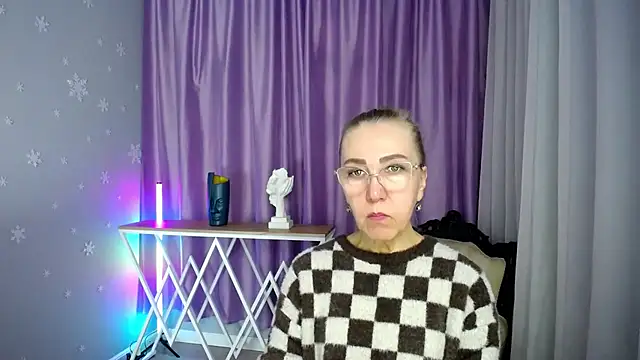 queen a n i online show from 14, 9, 2025