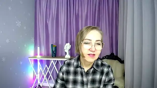 queen a n i online show from 28, 11, 2025