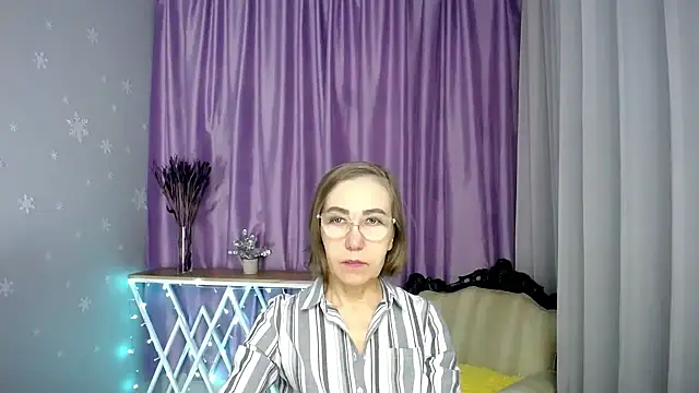 queen a n i online show from 11, 3, 2026