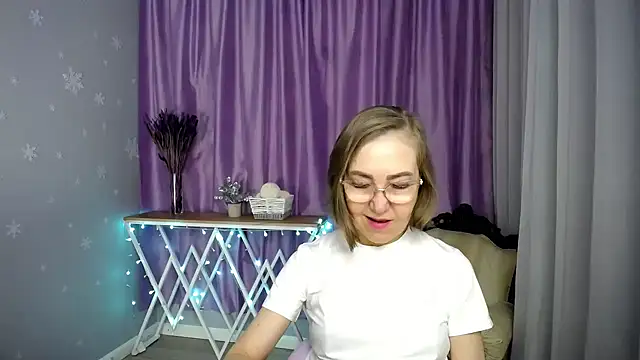 queen a n i online show from 5, 4, 2026