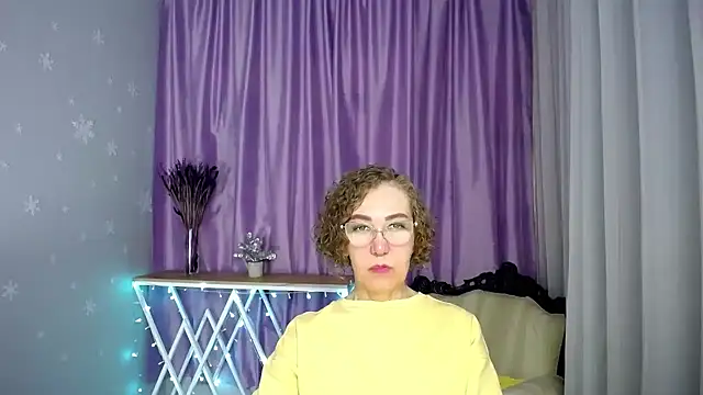 queen a n i online show from 15, 5, 2026