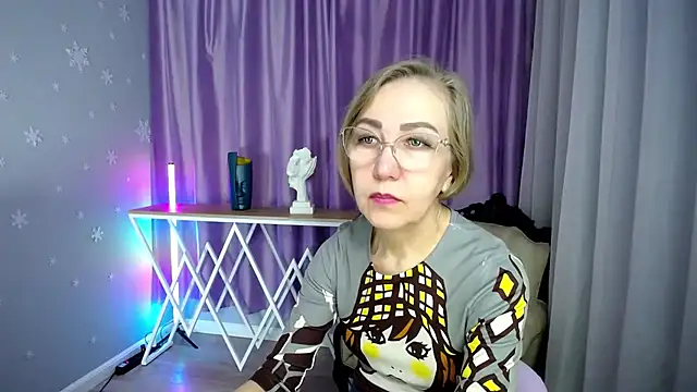 queen a n i online show from 29, 10, 2025