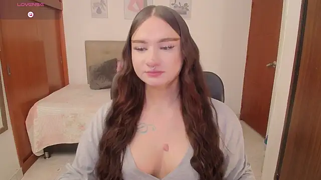 Snapshot of Miley_Baker chatting on 18, 11, 2025 Miley Baker online show from 18, 11, 2025