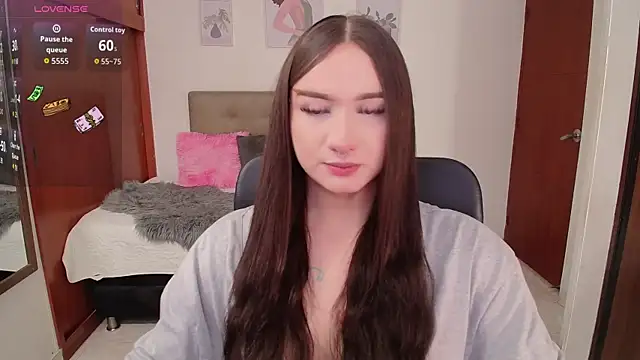 Snapshot of Miley_Baker chatting on 10, 9, 2025 Miley Baker online show from 10, 9, 2025