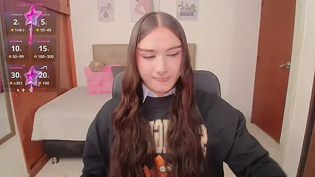 Snapshot of Miley_Baker chatting on 14, 10, 2025 Miley Baker online show from 14, 10, 2025