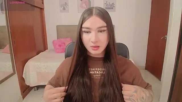 Snapshot of Miley_Baker chatting on 27, 11, 2025 Miley Baker online show from 27, 11, 2025