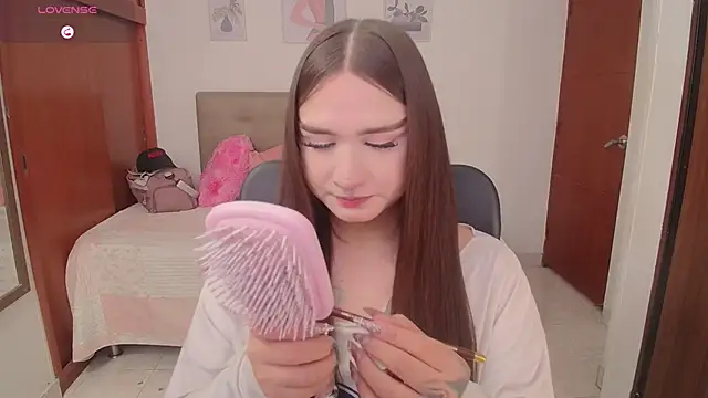 Snapshot of Miley_Baker chatting on 29, 11, 2025 Miley Baker online show from 29, 11, 2025