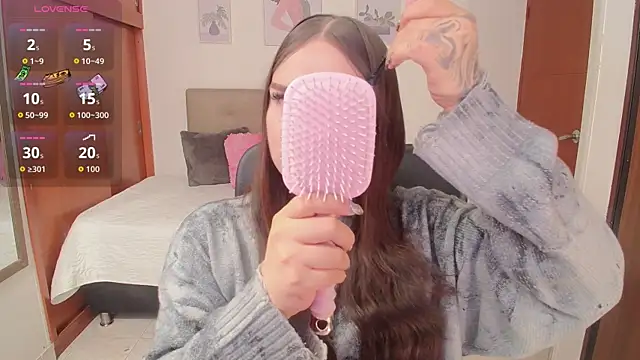 Snapshot of Miley_Baker chatting on 6, 10, 2025 Miley Baker online show from 6, 10, 2025