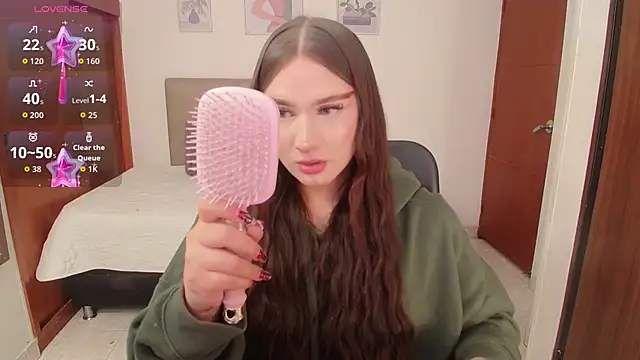 Snapshot of Miley_Baker chatting on 4, 11, 2025 Miley Baker online show from 4, 11, 2025