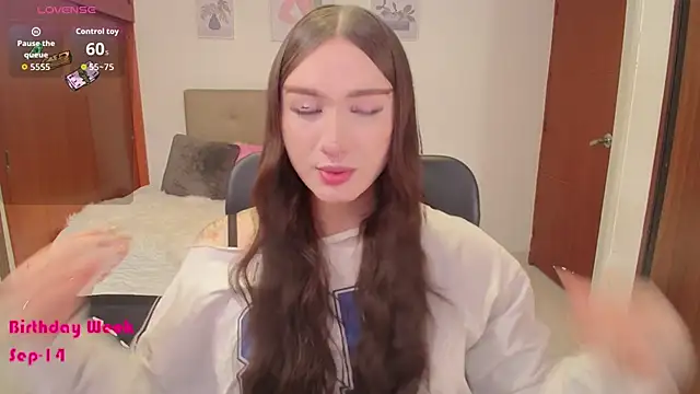 Snapshot of Miley_Baker chatting on 12, 9, 2025 Miley Baker online show from 12, 9, 2025