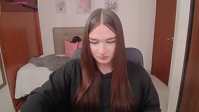 Miley Baker online show from 15, 12, 2025