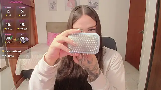 Snapshot of Miley_Baker chatting on 29, 9, 2025 Miley Baker online show from 29, 9, 2025