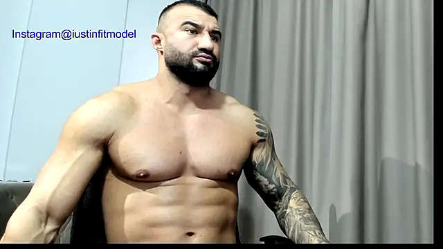 Snapshot of MuscleJohn chatting on 1, 12, 2025 MuscleJohn online show from 1, 12, 2025