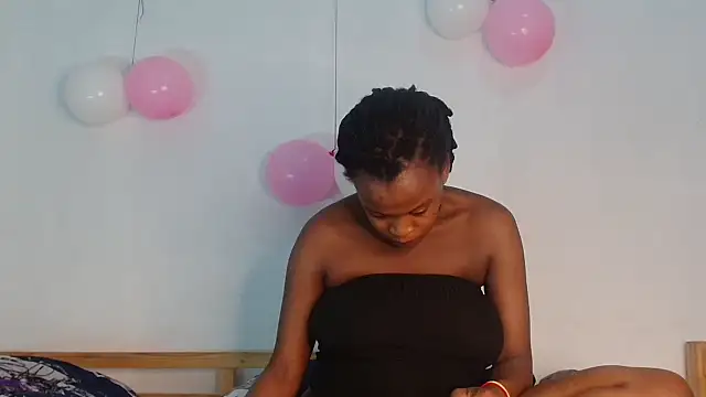 BlondQ2003 online show from 24, 10, 2025