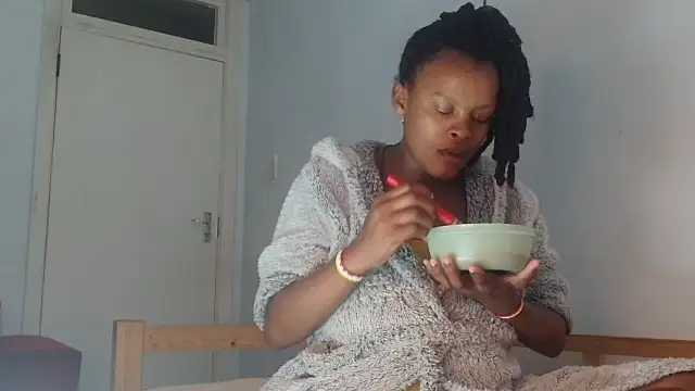 BlondQ2003 online show from 22, 10, 2025