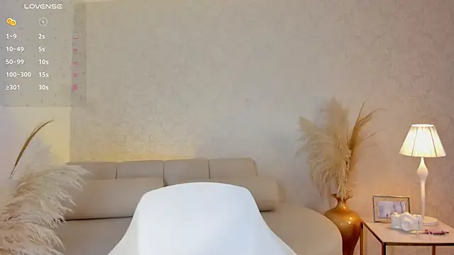 GraceCartier online show from 4, 12, 2025