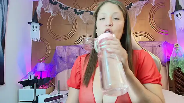 Snapshot of valeriaa19 chatting on 12, 10, 2025 valeriaa19 online show from 12, 10, 2025