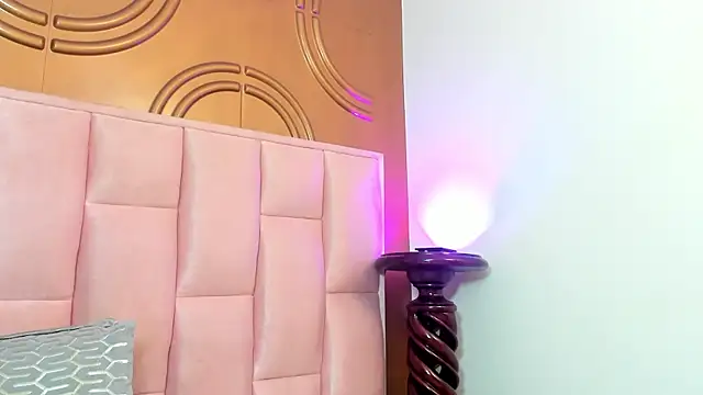 Snapshot of valeriaa19 chatting on 9, 3, 2025 valeriaa19 online show from 9, 3, 2025