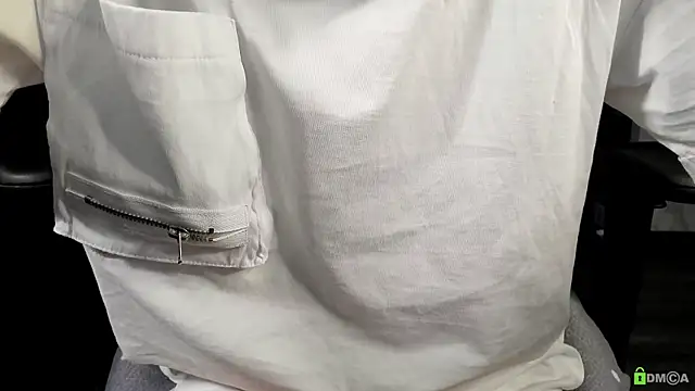 Courtney Luv online show from 4, 11, 2025